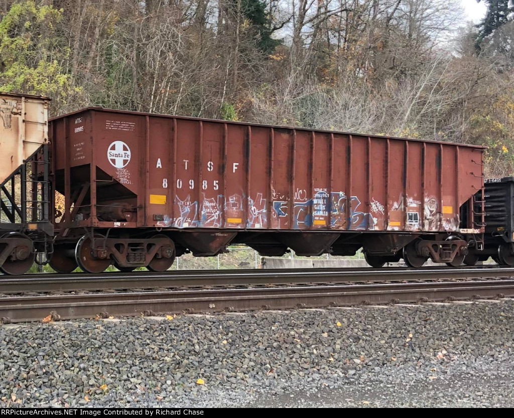 ATSF 80985  still sporting old ATSF lettering